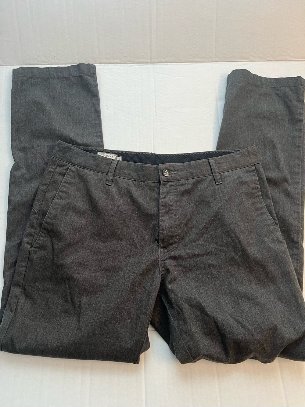 Volcom men’s chinos - Picture 2 of 9